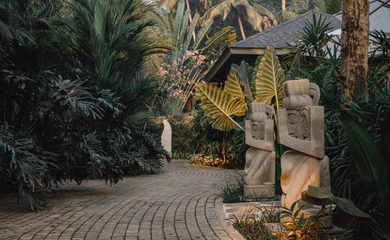 Baale Resort Goa Arpora Exteriör bild